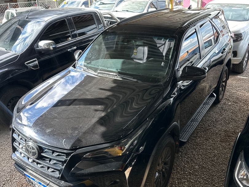 Toyota Hilux SW4 SRX 4x4 2.8 TDI 16V Dies. Aut.