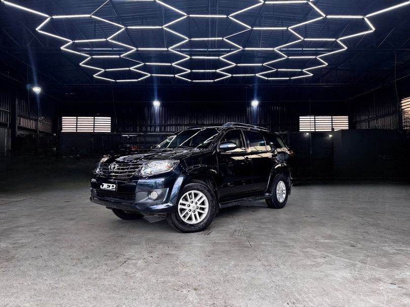 Toyota Hilux SW4 SRV D4-D 4x4 3.0 TDI Dies. Aut