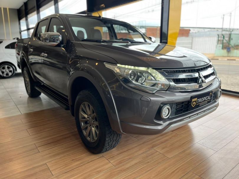 Mitsubishi L200 Triton Sport HPE-S 2.4 CD Dies. Aut