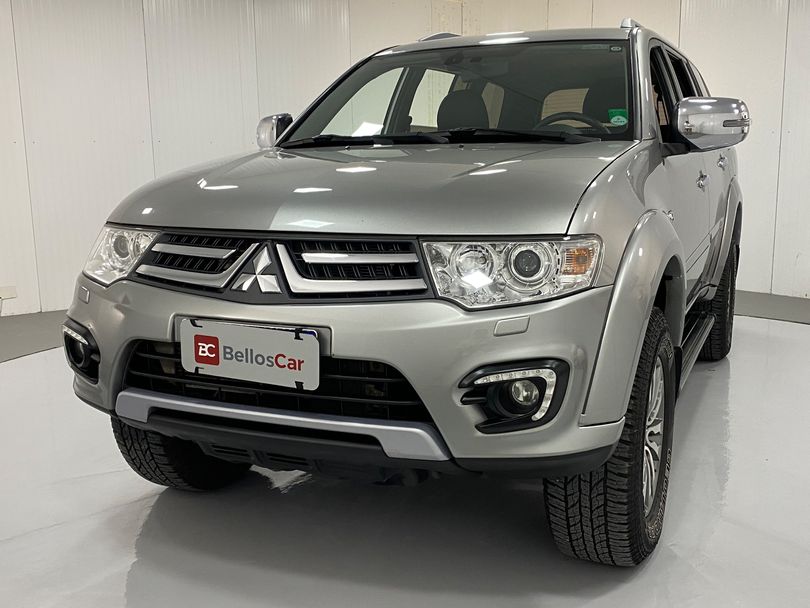 Mitsubishi Pajero HPE 3.2 4x4 T.I. Dies. 5p Aut.