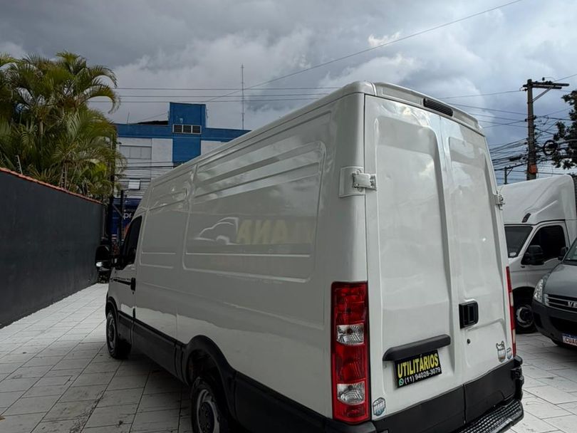 IVECO DAILY GRAN FURGONE 35S14 4p (diesel)