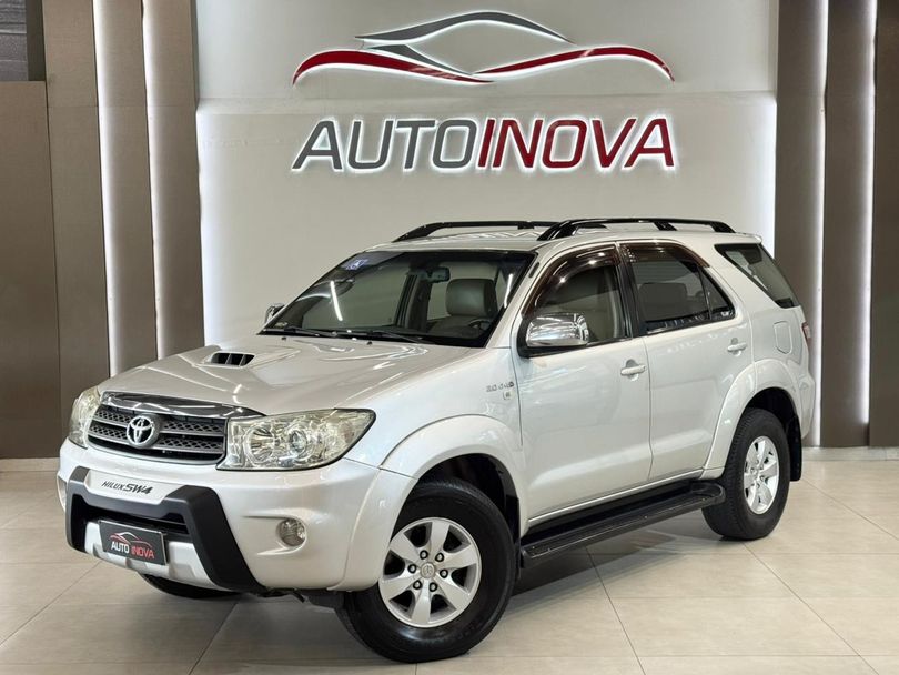 Toyota Hilux SW4 SRV D4-D 4x4 3.0 TDI Dies. Aut