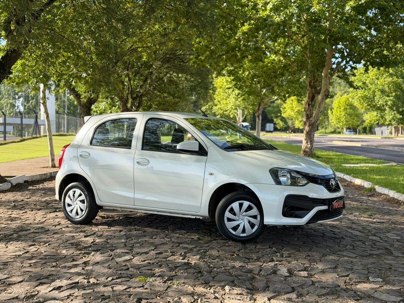 Toyota ETIOS X 1.3 Flex 16V 5p Aut.