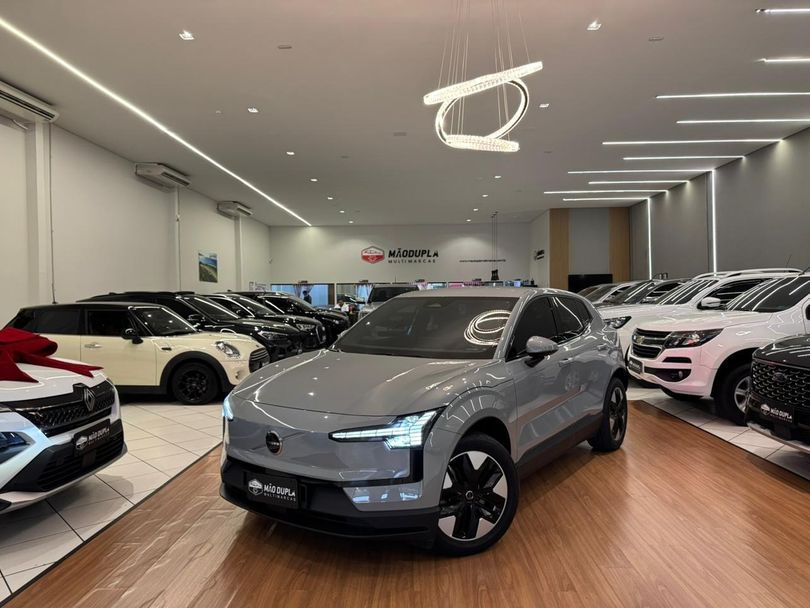 Volvo EX30 E60 Core (Elétrico)