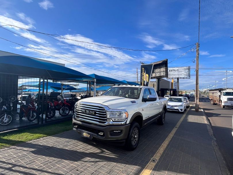 RAM 3500 LIMITED LONGHORN 6.7 TB CD Diesel