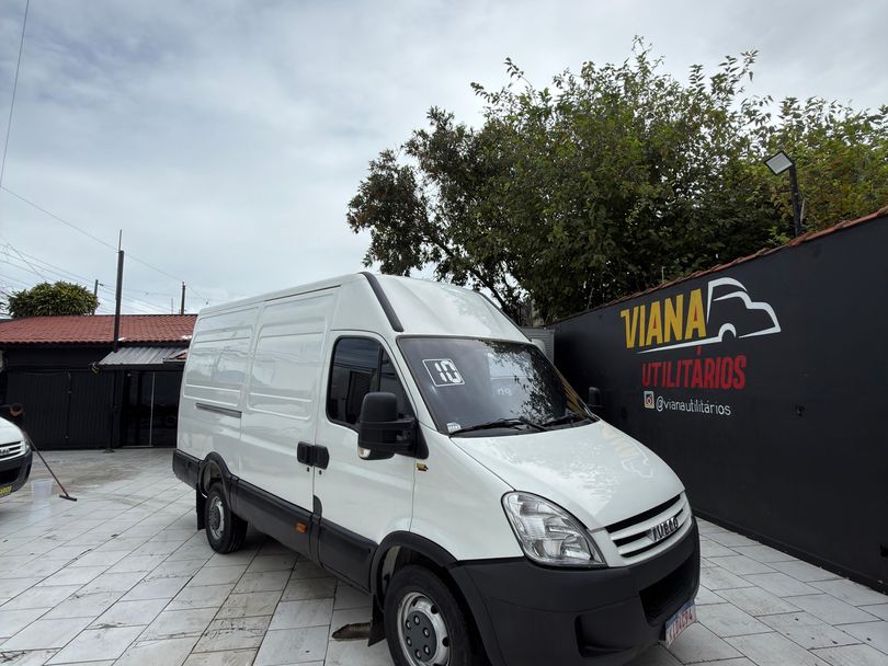 IVECO DAILY GRAN FURGONE 35S14 4p (diesel)