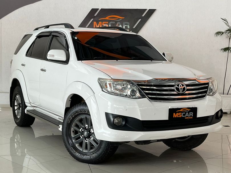 Toyota Hilux SW4 SR 4x2 2.7/2.7 Flex 16V Mec.