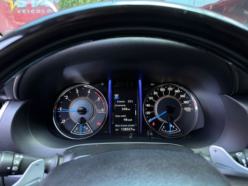 Toyota Hilux SW4 SRX Diamo. 4x4 2.8 TB Die Aut.