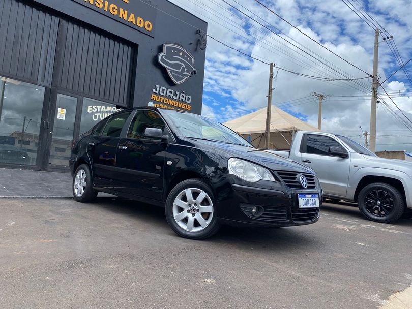 VolksWagen Polo Sedan 1.6 Mi Total Flex 8V 4p