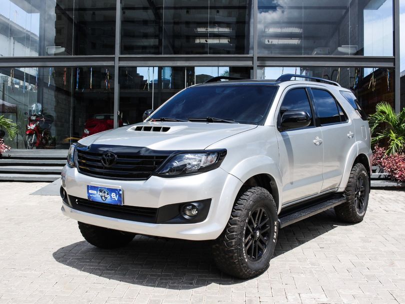 Toyota Hilux SW4 SRV D4-D 4x4 3.0 TDI Dies. Aut