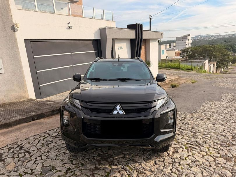 Mitsubishi L200 Tri. S.Urban HPE-S 2.4 4x4 Die. Aut