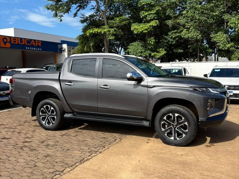 Mitsubishi L200 Triton Sport HPE-S 2.4 CD Dies. Aut