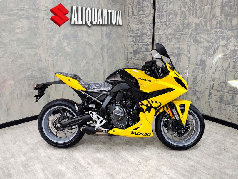 SUZUKI GSX-8R