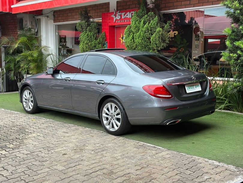 Mercedes E-250 Exclusive 2.0 TB 211cv Aut.