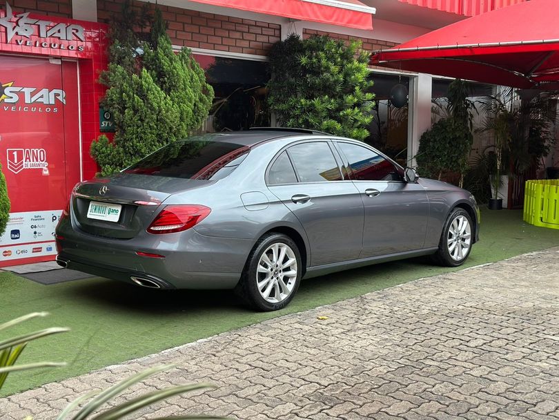 Mercedes E-250 Exclusive 2.0 TB 211cv Aut.