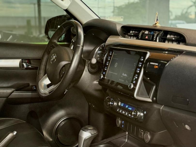 Toyota Hilux CD SRV 4x4 2.7 Flex 16V Aut.