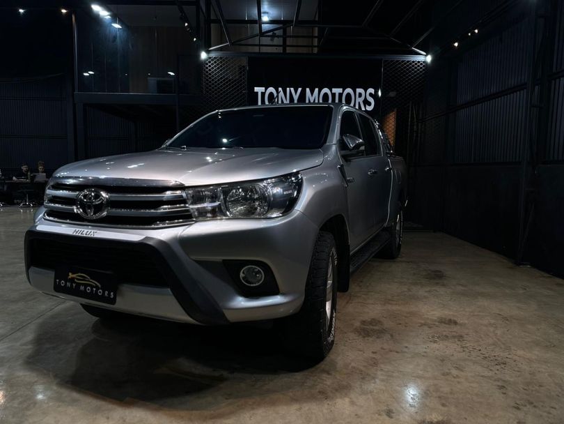 Toyota Hilux SW4 SRX 4x4 2.8 TDI 16V Dies. Aut.