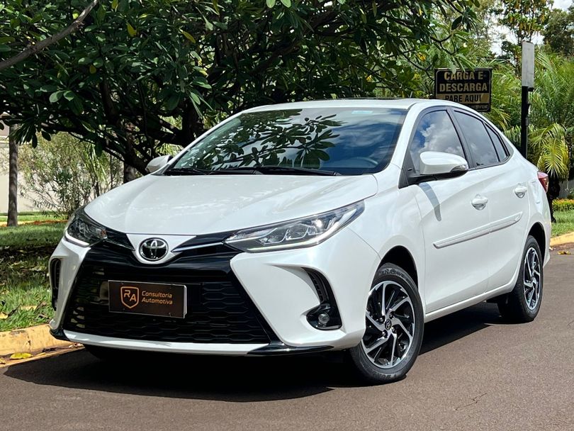 Toyota YARIS XLS Sedan 1.5 Flex 16V 4p Aut.