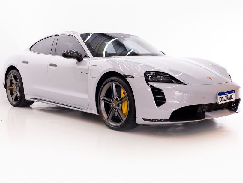 Porsche Taycan GTS (Elétrico) 