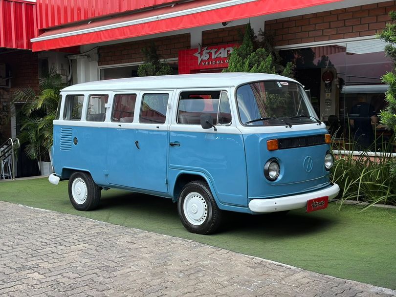 VolksWagen Kombi Standard/ Luxo/ Série Prata