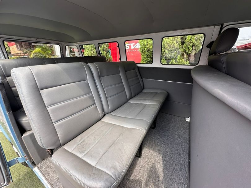 VolksWagen Kombi Standard/ Luxo/ Série Prata