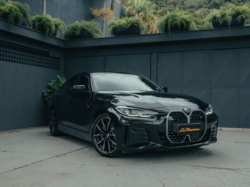 BMW i4 e-Drive 35 M Sport (Elétrico)