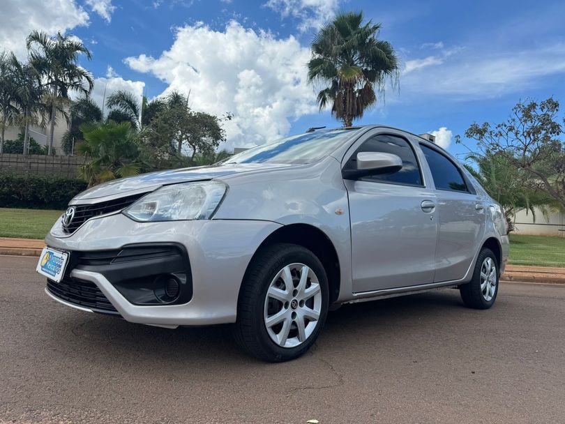 Toyota ETIOS X Sedan 1.5 Flex 16V 4p Mec.