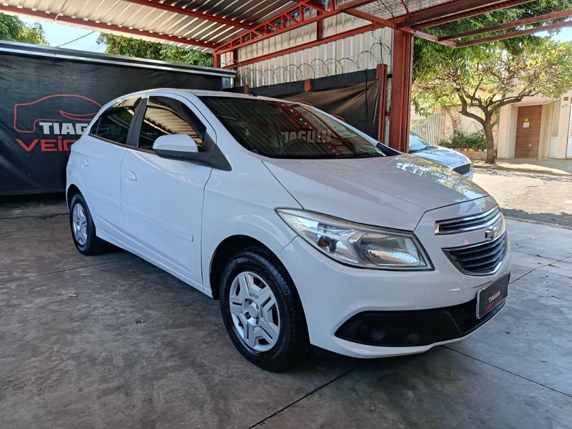 Chevrolet ONIX HATCH LT 1.0 8V FlexPower 5p Mec.