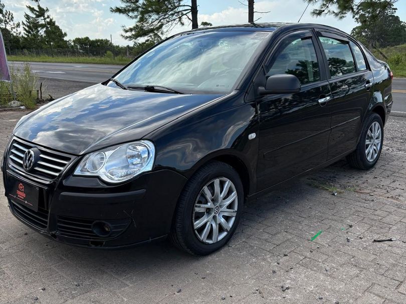 VolksWagen Polo Sedan 1.6 Mi Total Flex 8V 4p