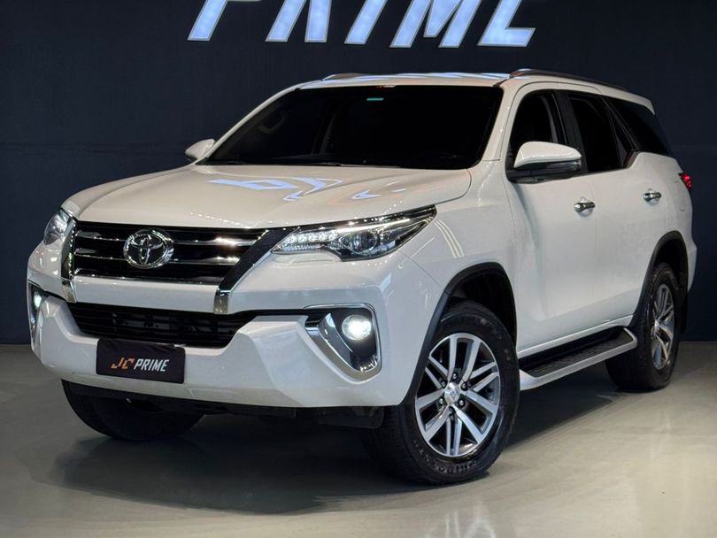 Toyota Hilux SW4 SRX 4x4 2.8 TDI 16V Dies. Aut.