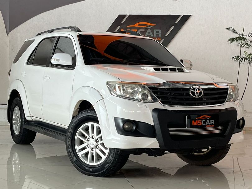 Toyota Hilux SW4 SRV D4-D 4x4 3.0 TDI Dies. Aut