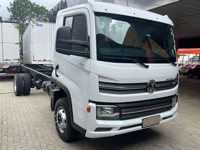 VOLKSWAGEN 11-180 Delivery 4x2 2p (diesel)(E6)