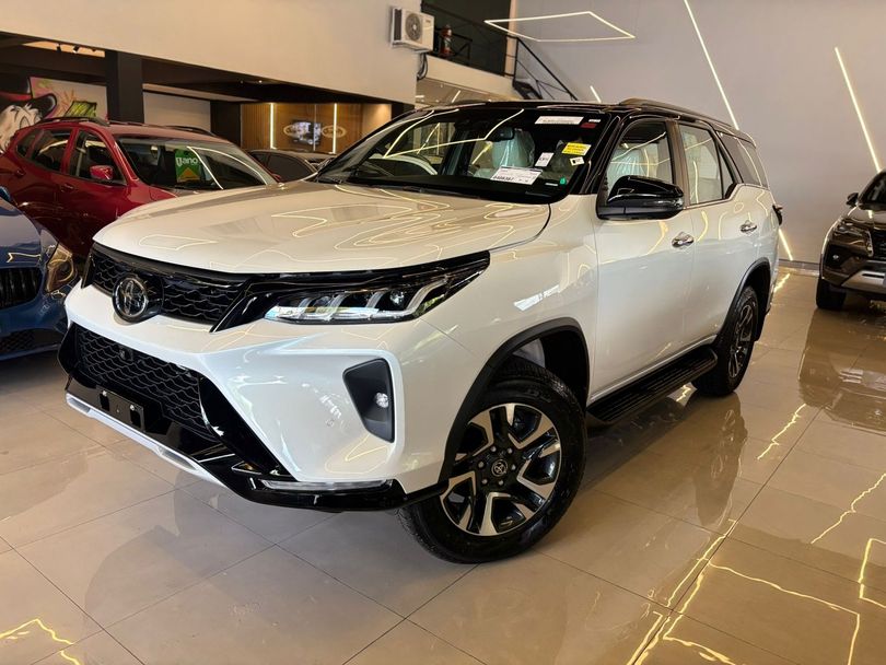 Toyota Hilux SW4 Diamond 2.8 TB 4x4 Die. Aut.