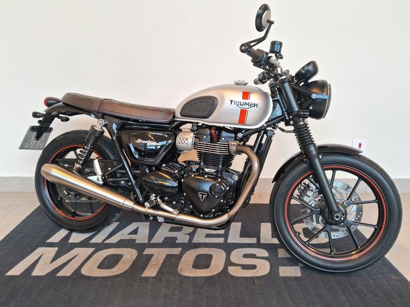 TRIUMPH STREET  TWIN 900cc