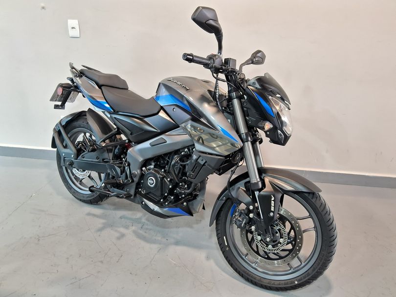 BAJAJ DOMINAR 200