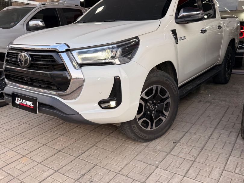 Toyota Hilux CD SRX 4x4 2.8 TDI 16V Diesel Aut.