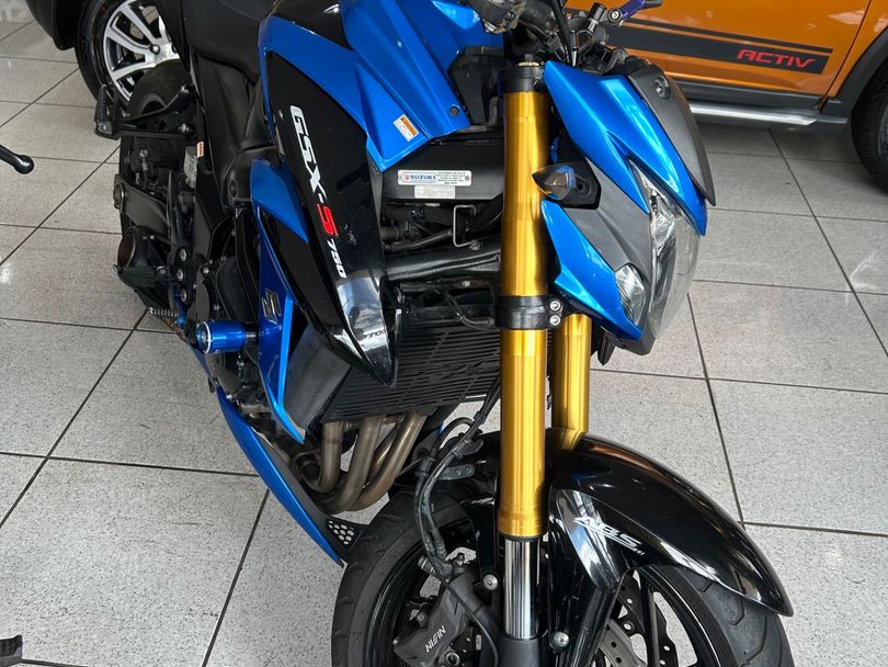 SUZUKI GSX-S 750