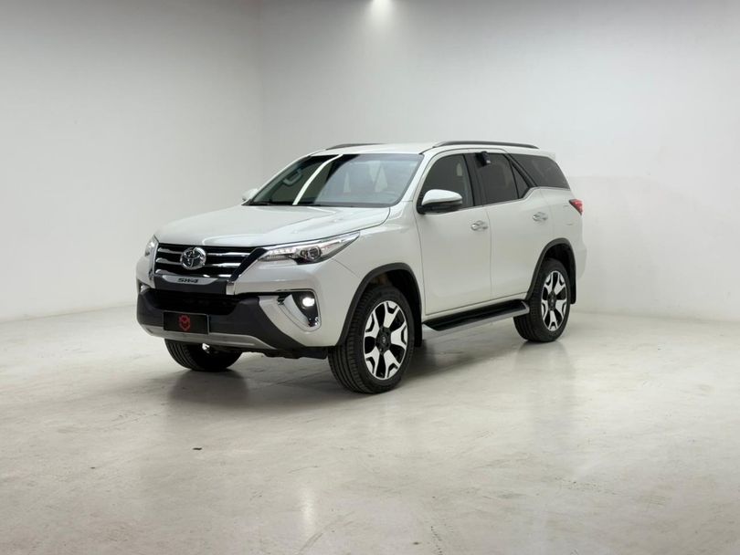 Toyota Hilux SW4 SRX 4x4 2.8 TDI 16V Dies. Aut.