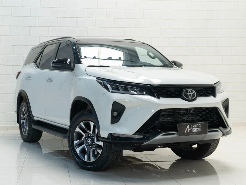 Toyota Hilux SW4 Diamond 2.8 TB 4x4 Die. Aut.