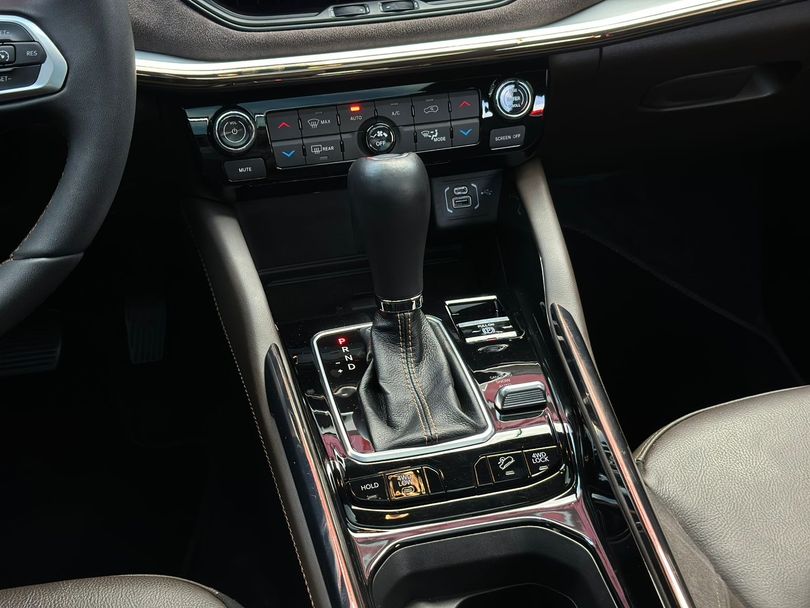 Jeep Commander Overl. TD380 2.0 4x4 Die. Aut.