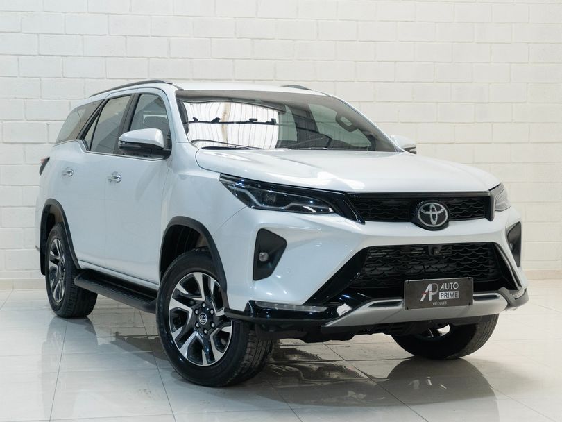 Toyota Hilux SW4 SRX Plat. 4x4 2.8 TB Die. Aut.