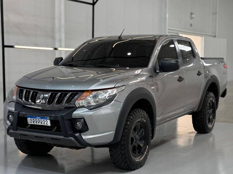 Mitsubishi L200 Tri. Outdo. GLS 2.4 CD 4x4 Die. Aut