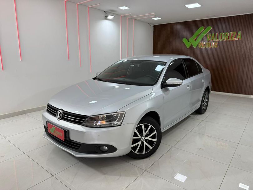 VolksWagen JETTA Comfortline 2.0 T.Flex 8V 4p Tipt.