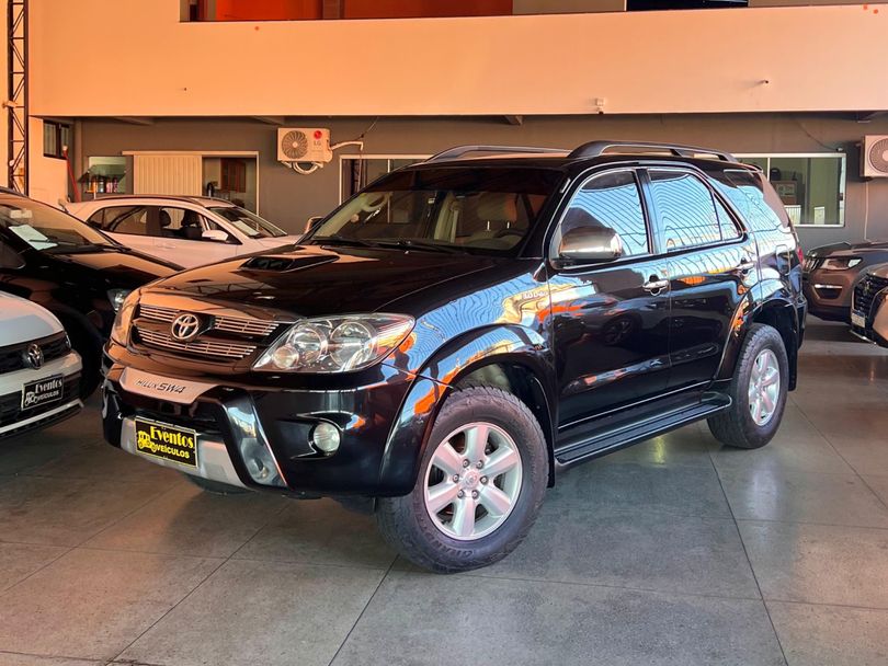Toyota Hilux SW4 SRV D4-D 4x4 3.0 TDI Dies. Aut