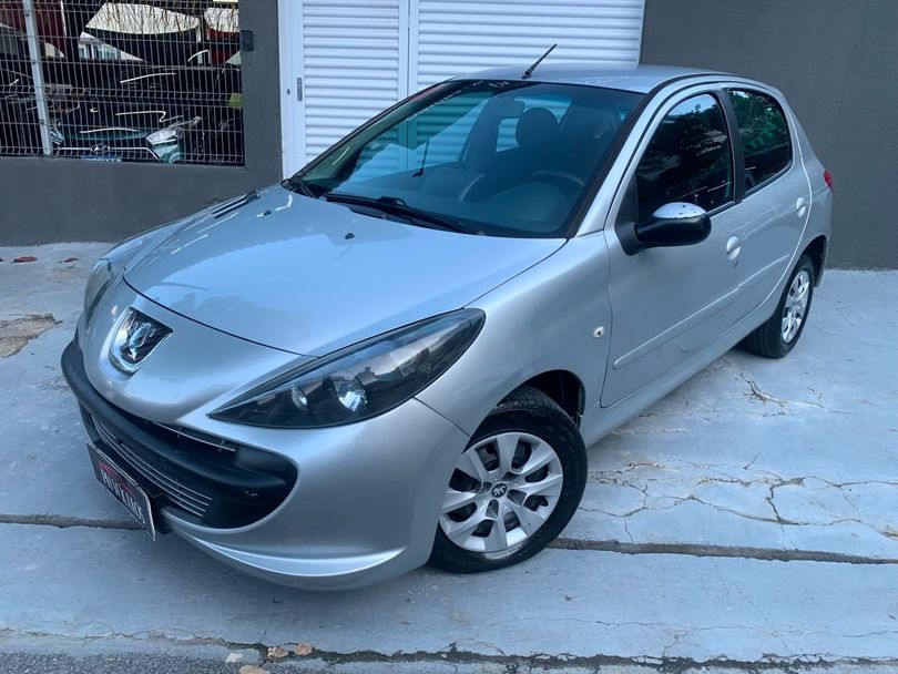 Peugeot 207 XR 1.4 Flex 8V 5p