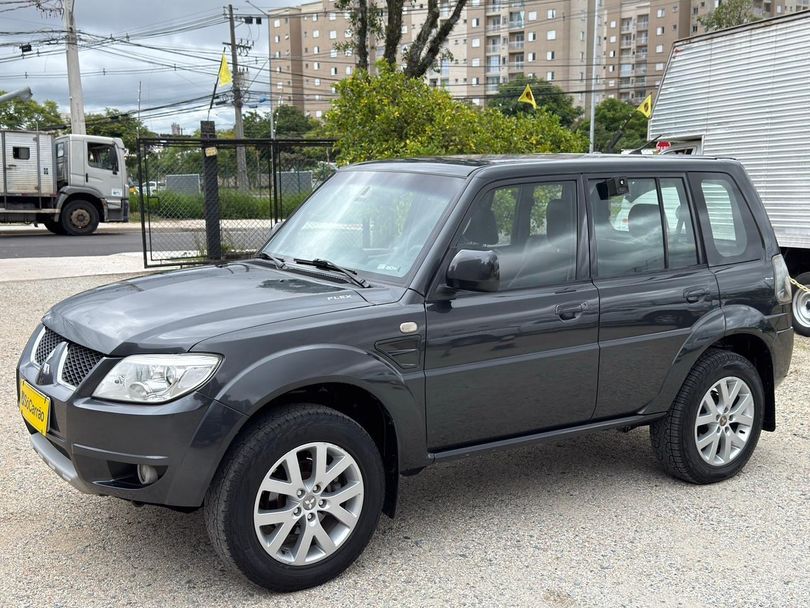 Mitsubishi Pajero TR4 2.0/ 2.0 Flex 16V 4x4 Aut.
