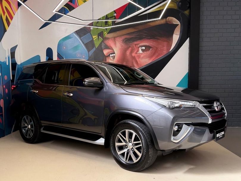 Toyota Hilux SW4 SRX 4x4 2.8 TDI 16V Dies. Aut.