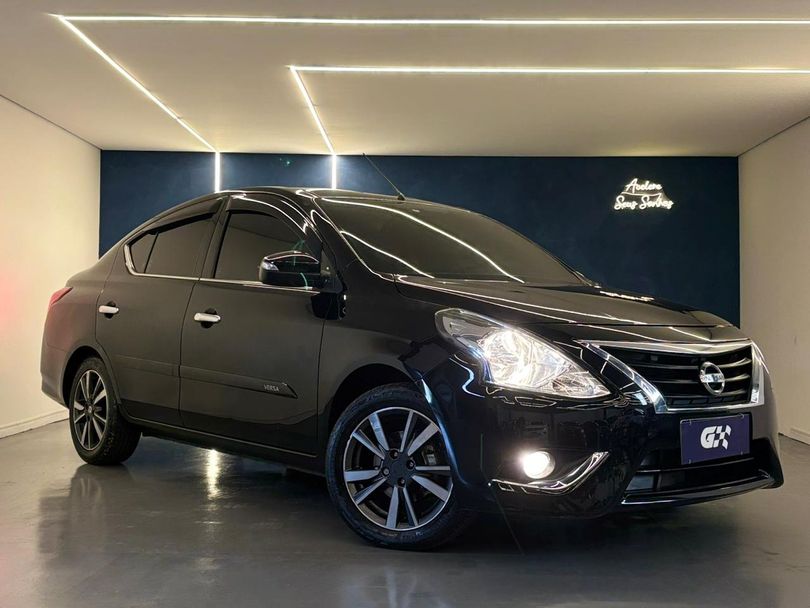 Nissan VERSA SL 1.6 16V FlexStart 4p Aut.