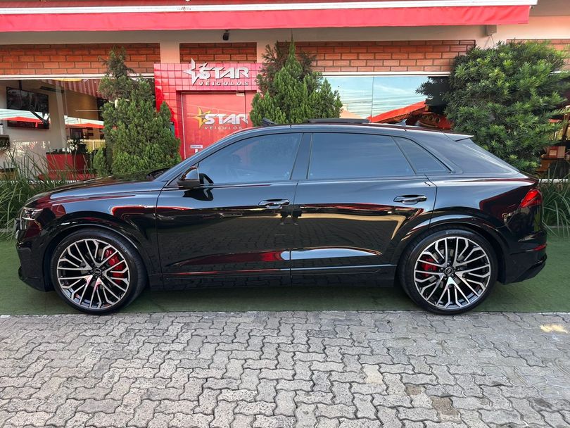 Audi Q8 Perf.Black 3.0 TFSI Quat. S-tr/(Híb.)