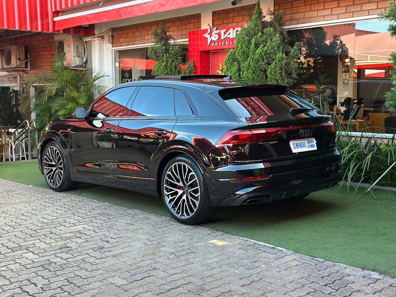 Audi Q8 Perf.Black 3.0 TFSI Quat. S-tr/(Híb.)